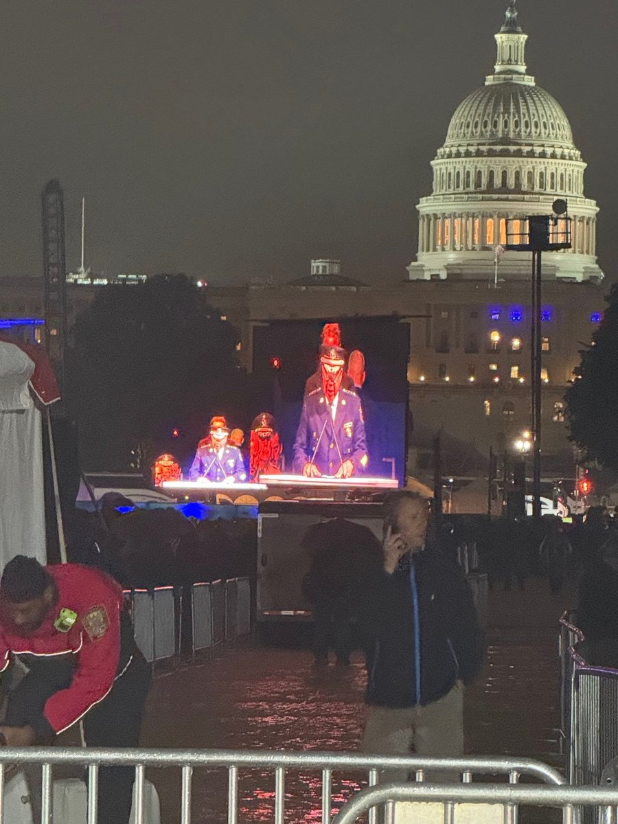 PPDCommish's tweet image. I was honored to join fellow LE leaders in reading 18 @PhillyPolice names into the @NLEOMF Memorial at night's vigil. From P/O Jaime Roman, to heroes lost in 1918,1935, and 1980- we will never forget. Continued thanks to all who work towards helping us honor their legacies.