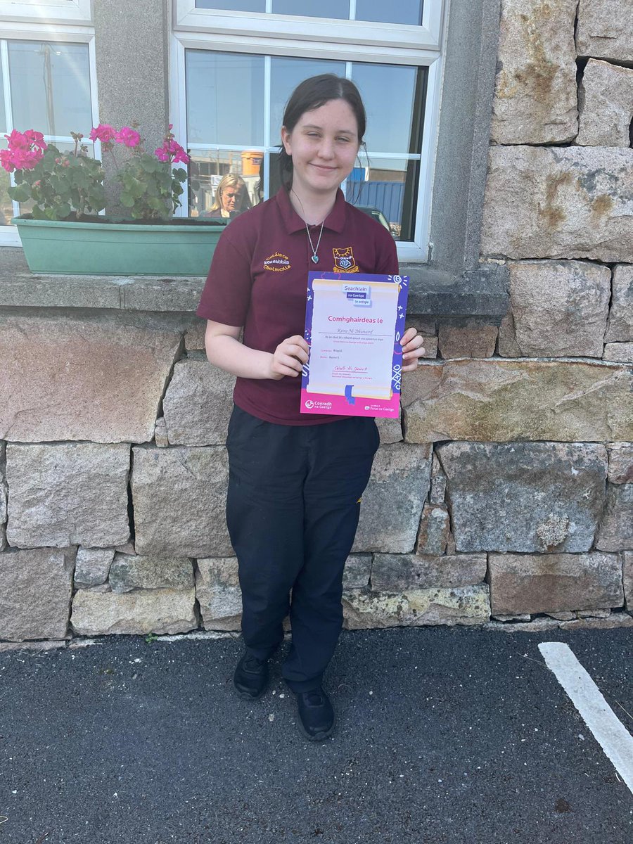 🌟Comhghairdeas ó chroí le Keira Ní Dhunaird, bliain 1 a bhain an chéad áit amach sa Chomórtas Blagála a bhí á reachtáil ag  CnaG  le gairid. Scríobh Ciara blag  ‘Spiorad na Gaoithe’.  👏🏻Tá moladh tuillte freisin ag scoláirí Bl1 a sheol isteach blag
@gretbofficial @snagaeilge