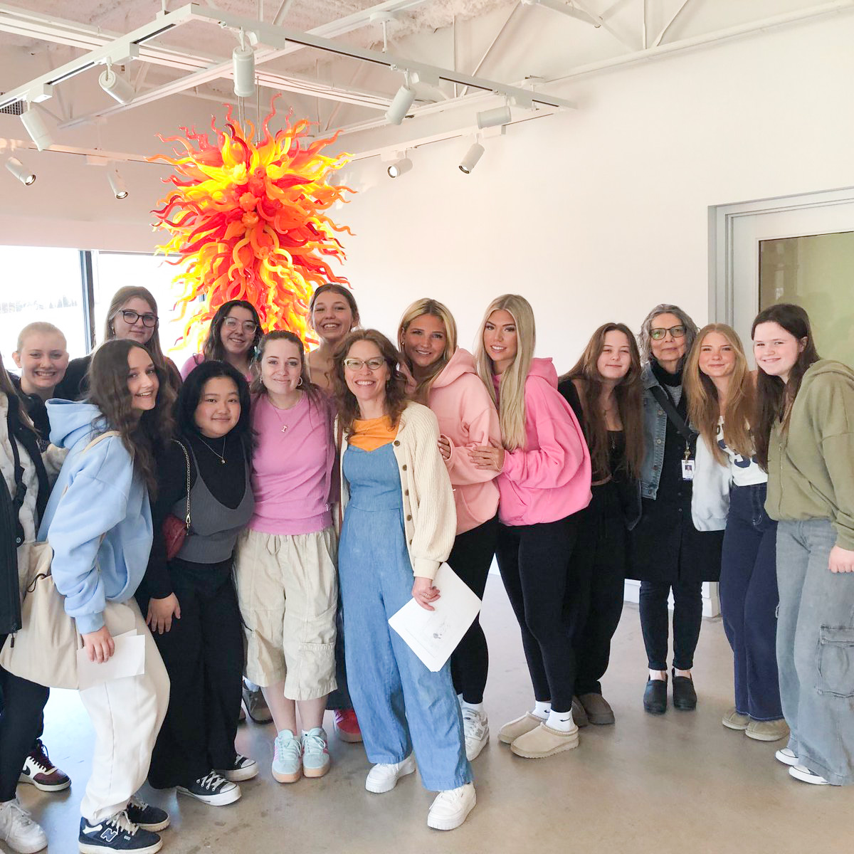 MCAmustangs's tweet image. The MCA Studio Artists took their creativity on the road with a visit to the Cafesjian Art Trust Museum in Shoreview — soaking up inspiration, bold ideas, and a whole lot of amazing art!

#MCAmustangs #MCAupperschool #MCAart #MCAexplorers