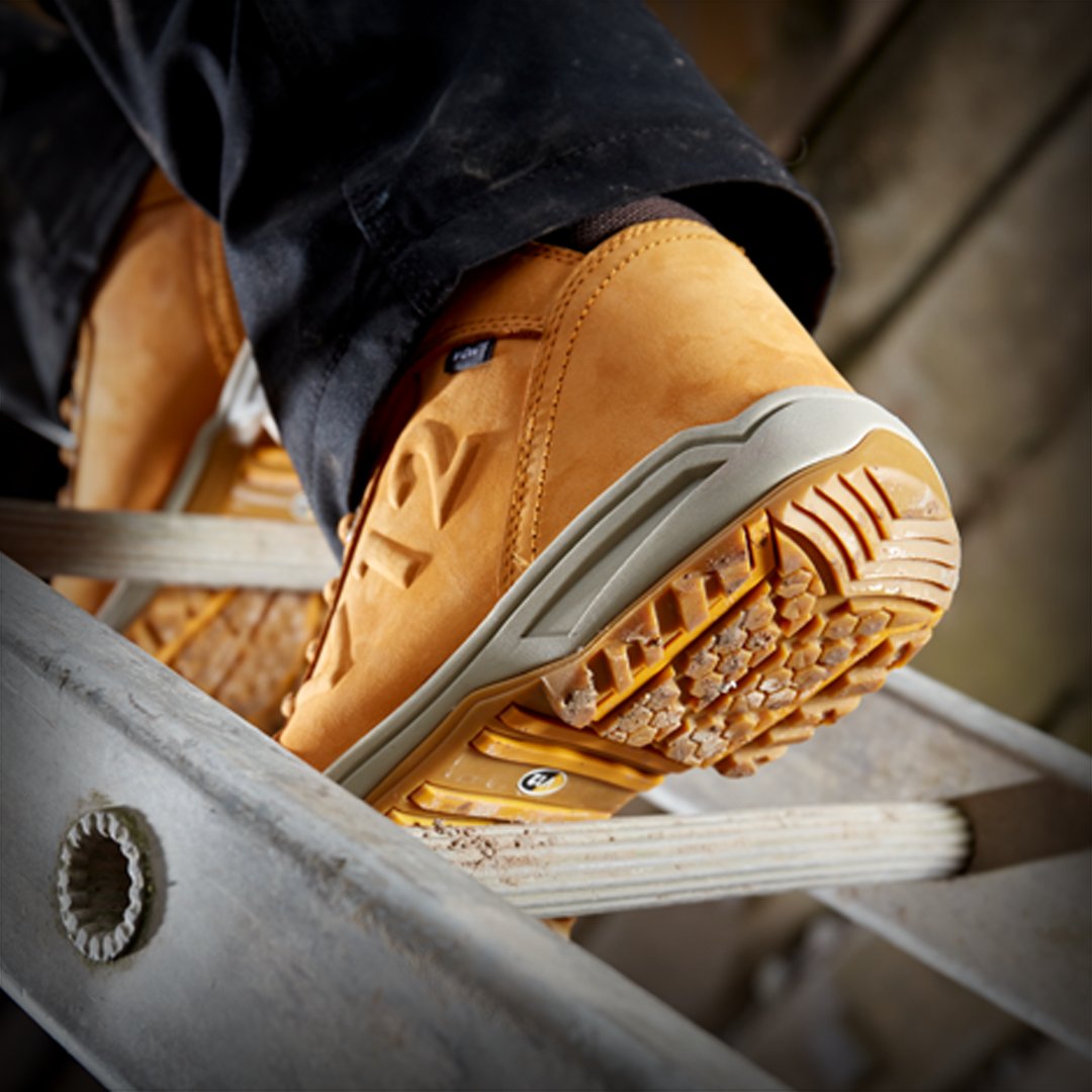 “Why do farmers call Chelsea boots Dealers?” 🤔
“Why is it called ‘Crazy horse’ leather?” 🤔
“Do I pay VAT on safety boots?” 🤔

The V12 FAQ page has all the answers to your safety footwear questions..

Prepare to be an expert.

hubs.la/Q03mtFqb0 

#v12footwear #workboots