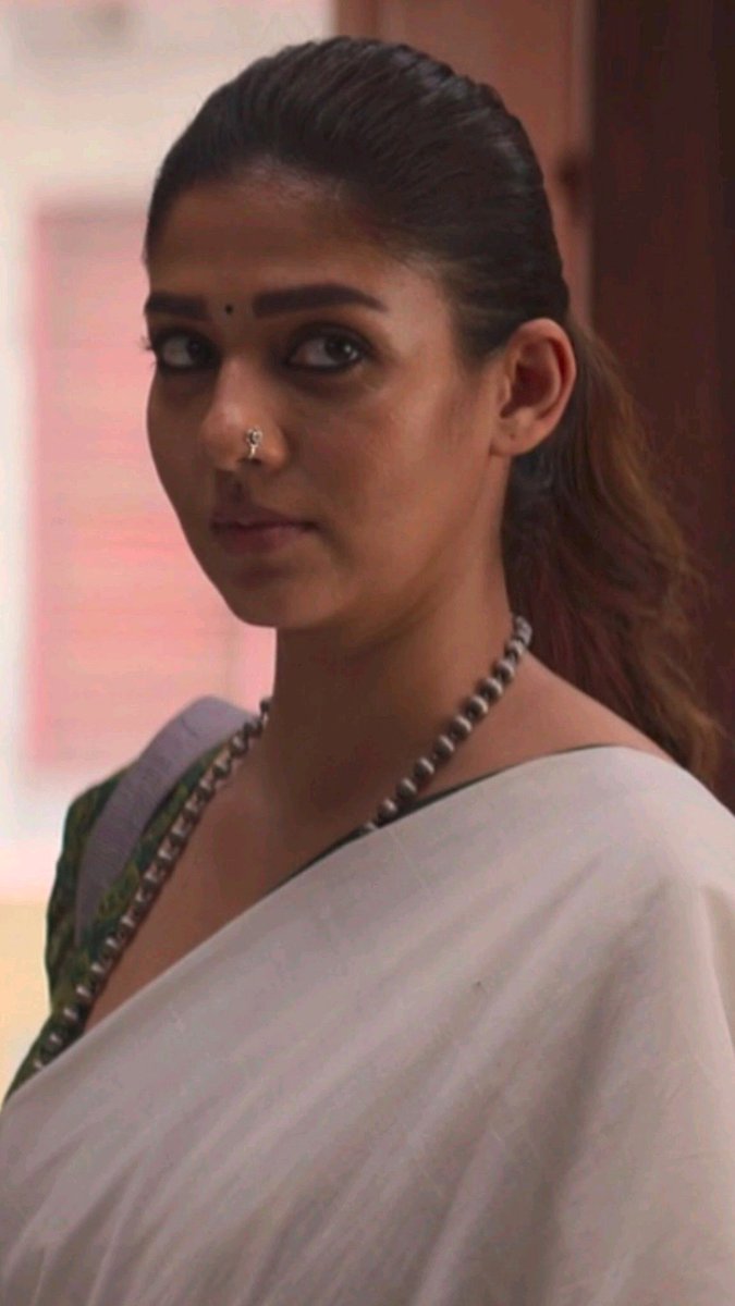 suriyaking79626's tweet photo. Nayan moonjii ah podhum especially avaa lips andha kannuu ooda nosepin ah semma bothai ah iruku pathale kadichi sapppi https://t.co/QmYDOgzqgO