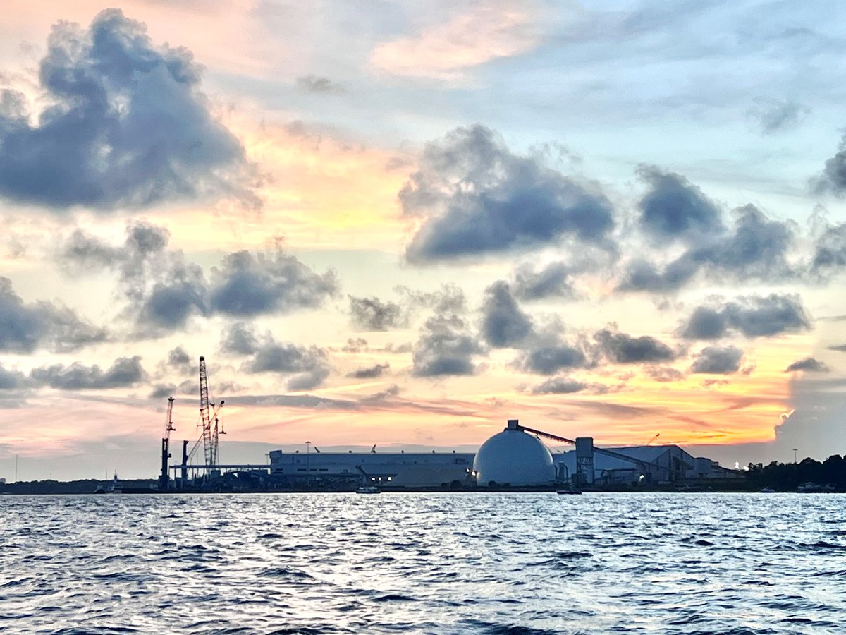 🌅 Golden hour over Port Panama City
As the sun sets over the Gulf, our port keeps powering trade through Northwest Florida — one ship, one shipment, one sunset at a time.
#PortPanamaCity #PoweringTrade #FloridaPorts #MaritimeSunset #GulfCoastViews