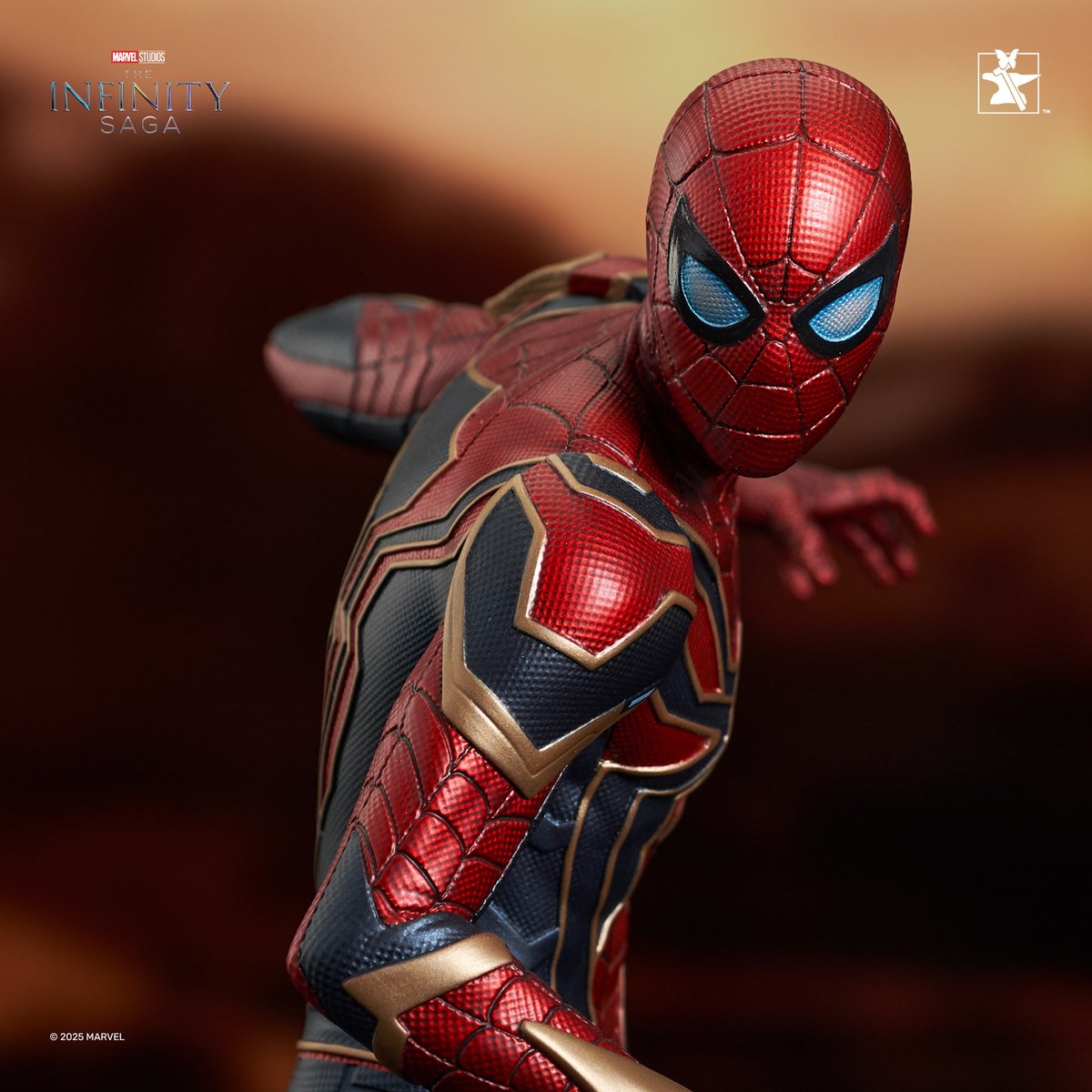 Something smells like a new car... it's the Marvel Studios' Infinity Saga - Iron Spider-Man Mini Bust! 🕷️ This 1:6 scale bust features everyone's friendly neighborhood hero in his upgraded Iron Spider Suit. Shop this piece at bit.ly/IRON_SPIDER.

#Marvel #MCU #SpiderMan