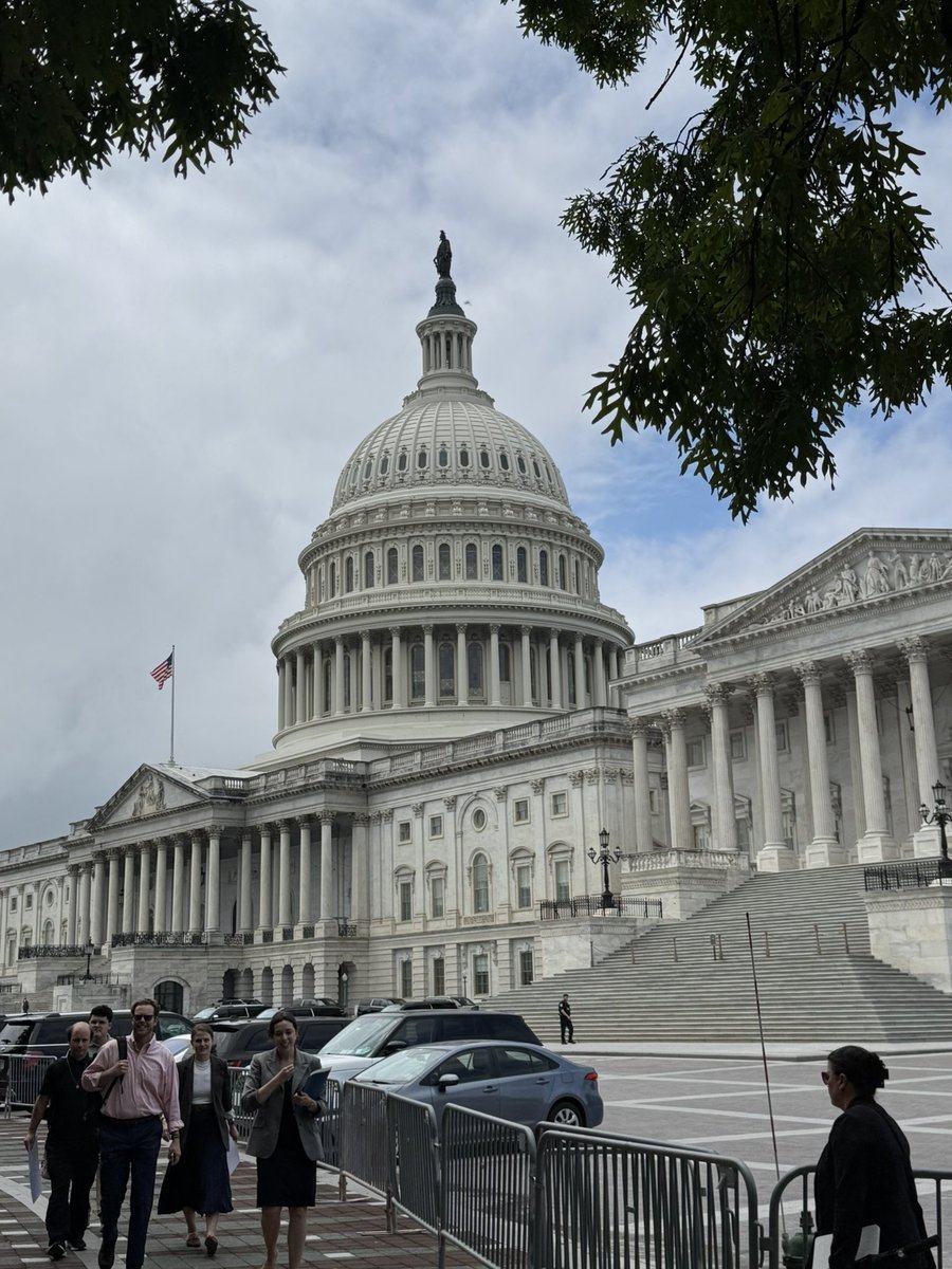 Jennifer Burch tweet media