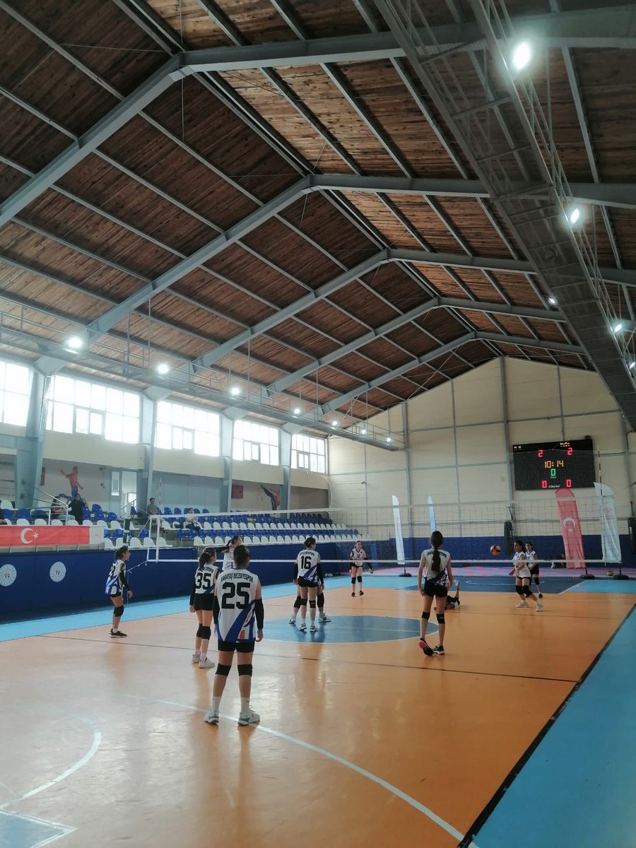 GSB_Adana's tweet photo. 📍Karataş

19 Mayıs Atatürk’ü Anma, Gençlik ve Spor Bayramı Gençlik Haftası kapsamında düzenlenen Voleybol Kız Gençlik Kupası Müsabakası büyük bir coşku ve heyecanla gerçekleştirildi.

Müsabaka sonunda dereceye giren genç sporcularımıza madalyaları takdim edildi. https://t.co/A2MN8qgAjP