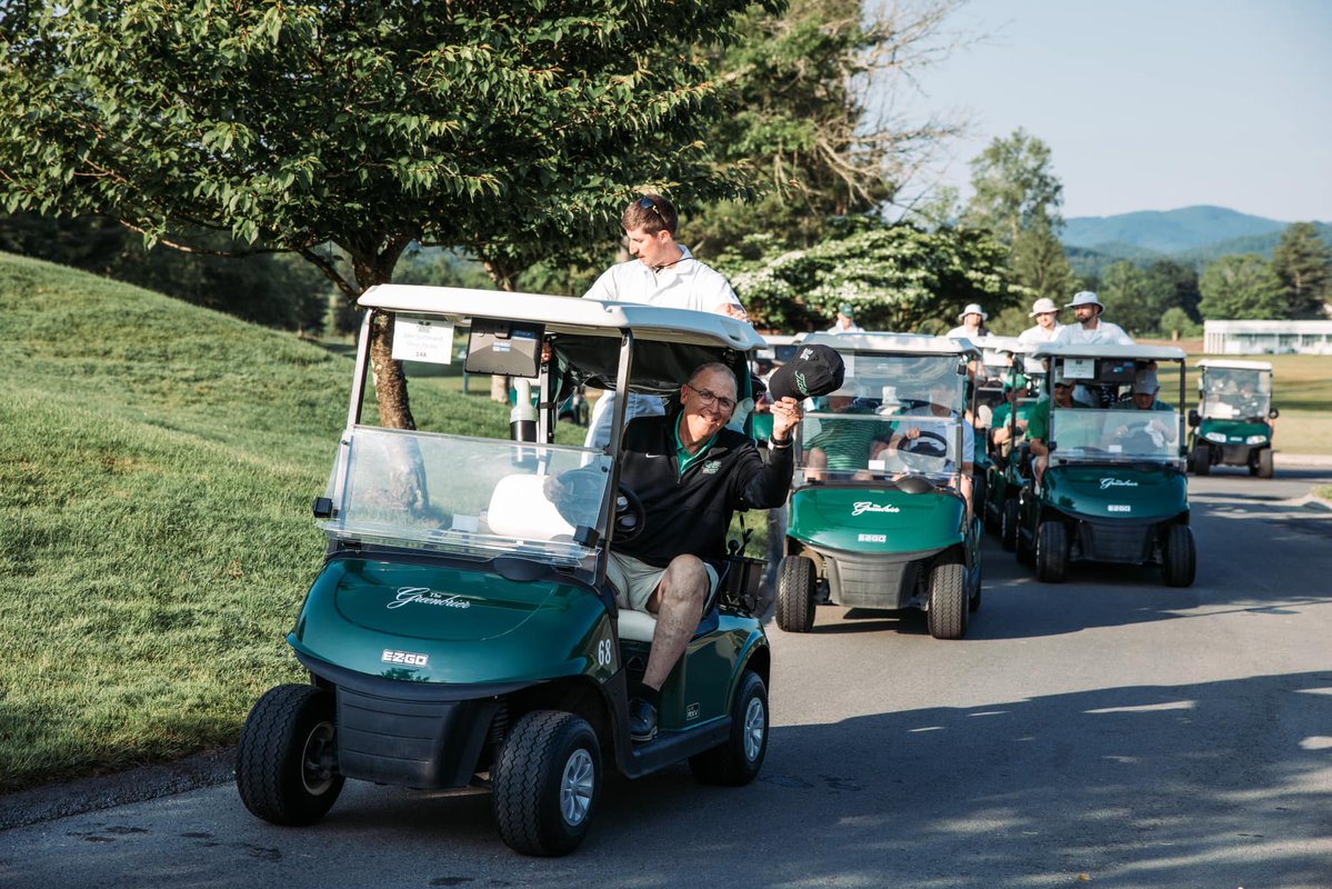𝑻𝒉𝒂𝒏𝒌 𝒚𝒐𝒖, 𝑱𝒐𝒉𝒏!!

A special thank you to John Sutherland, Sr. Associate AD for Development, who will retire in early June after 24 years with the Herd.

🟩17 years as Big Green Executive Director
🟩7 years as Asst. WBB coach

🔗: bit.ly/HerdJohnSuther…