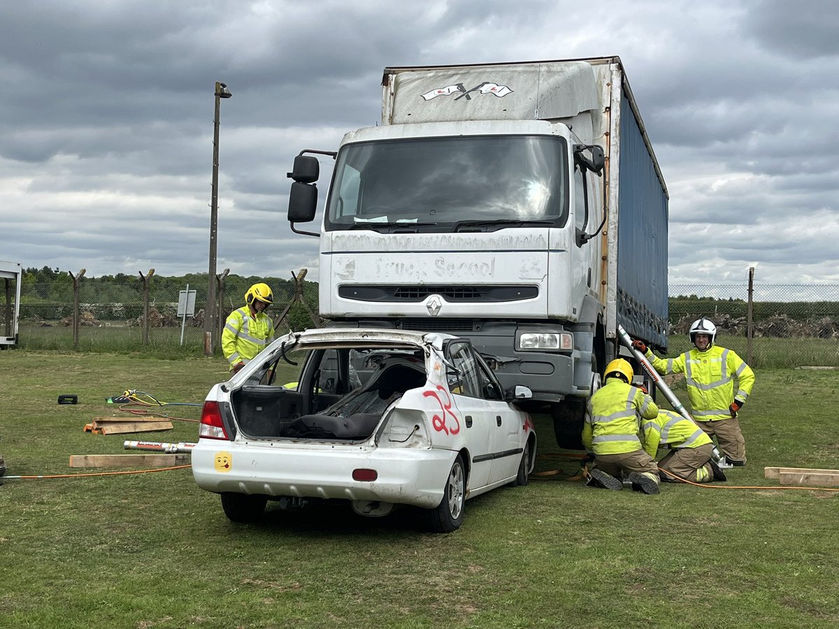 GLTechRescue's tweet image. Heavy Rescue Operator Refreshers/ revalidation completed for @LincsFireRescue 
A bespoke two days input based around their Technical Rescue Vehicles equipment inventory. 
#heavyrescue #extrication #relocation United Kingdom Rescue Organisation National Fire Chiefs Council - NFCC