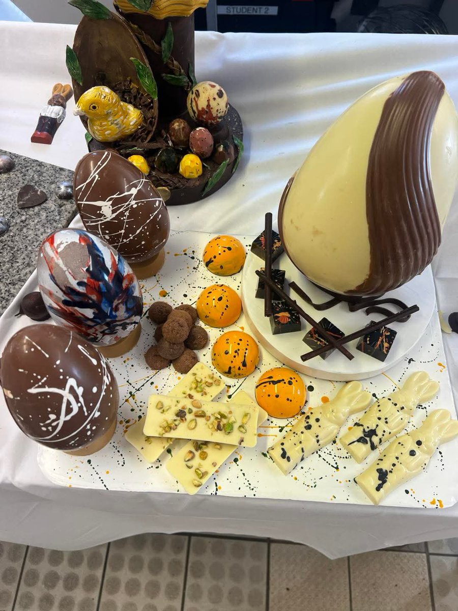 Two of our chefs have completed chocolate and bakery courses at the British Army’s catering school, helping to prepare them for competition later this year. We wish them both the best of luck!

#SapperFamily
