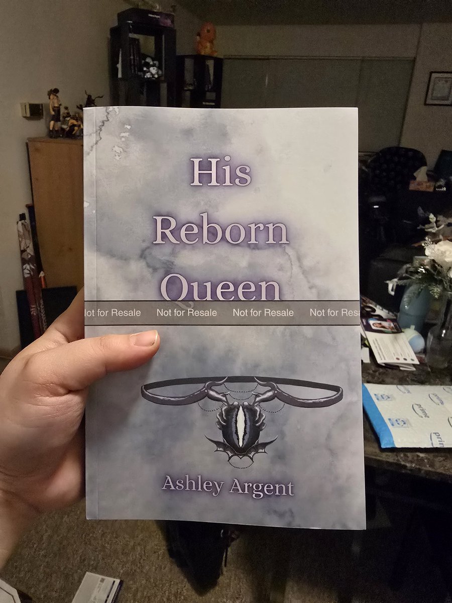 AshleyArgent1's tweet photo. My proof copy came just in time! The crown and dragon were both drawn and I couldn't be happier!!
#dragons #fantasy #proofcopy #romance #shifters #authorcommunnity https://t.co/nd9e26VI4Z
