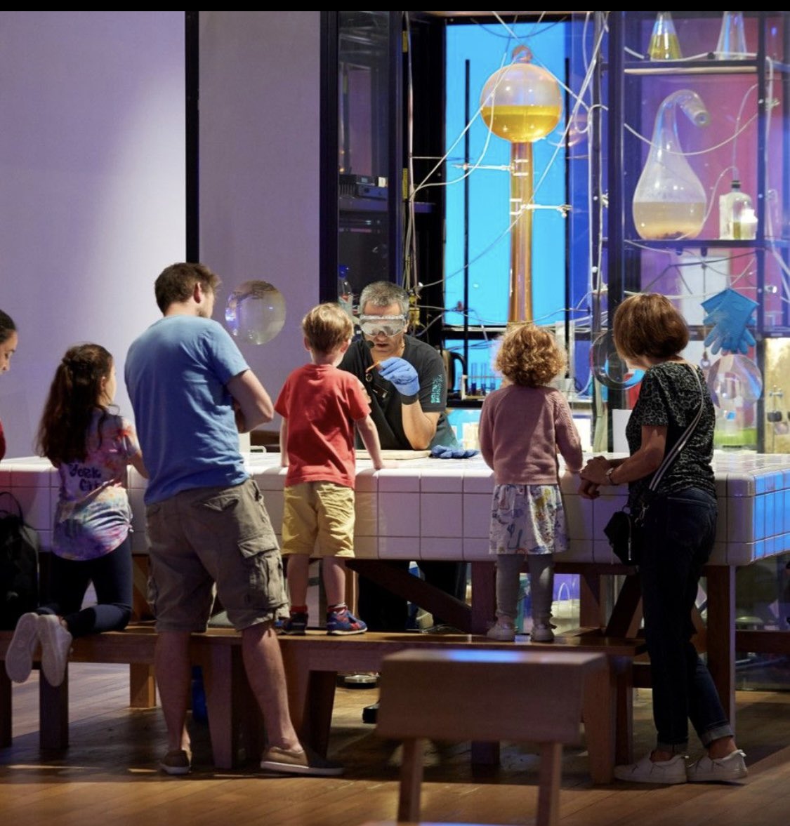 🚨Sound the Explainer klaxon - WE’RE HIRING, BABY! 📢
Sending bat signals to all talented performers, facilitators &amp; general STEM/Museum nerds - come join us at <a href="/sciencemuseum/">Science Museum</a>!
All backgrounds, ages, levels of science knowledge welcome, deadline 25 May

ce0111li.webitrent.com/ce0111li_web...