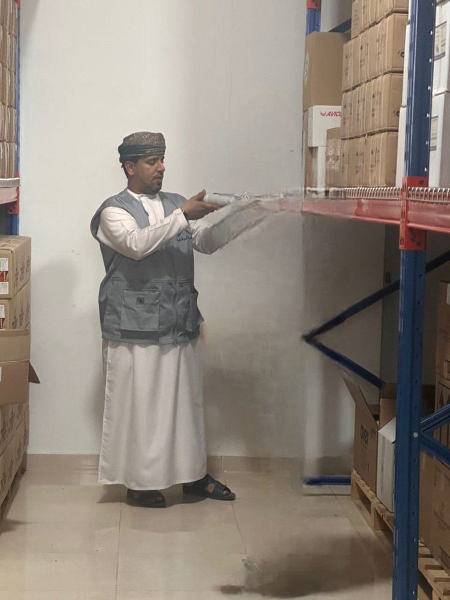 MAFWR_SBATINAH's tweet photo. في إطار التعاون المشترك نفذت المديرية العامة للثروة الزراعية والسمكية وموارد المياه بمحافظة جنوب الباطنة ممثلة بدائرة الرقابة بالتعاون مع إدارة حماية المستهلك ببركاء حملة تفتيشية على المؤسسات البيطرية و محلات الأعلاف للتأكد من الالتزام بالاشتراطات والضوابط و التقيد بالتشريعات . https://t.co/fnUQamLoYW