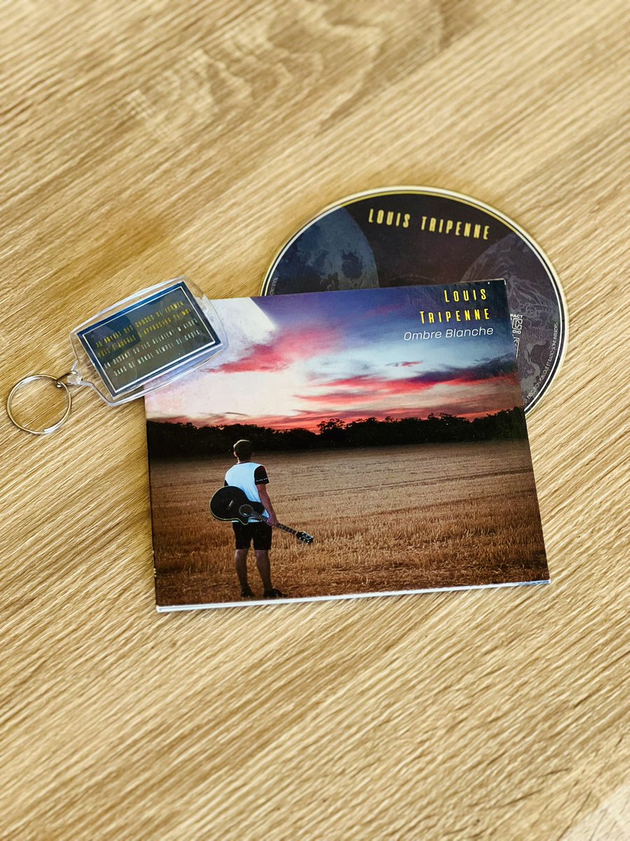 🎂 4 ans 🎂

Le 14 mai 2021 sortait mon premier album ! 

Quelle chanson vous a marqué ? Dites-le moi en commentaire 😃

Pour (re)découvrir l’album c’est ici 👇

linktr.ee/OmbreBlanche