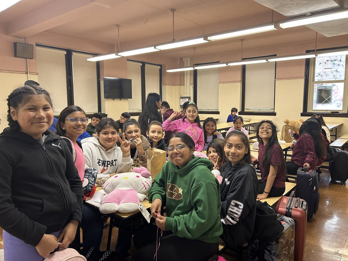 CpsSpry's tweet image. Spry students are off on their outdoor education adventure this morning! 🚌🌲⛺ Wishing them a week full of learning, laughter, and unforgettable memories in the great outdoors! 🌞📚✨#OutdoorEd #WeAreSpry