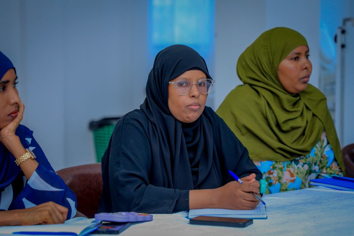 📢<a href="/Map_Puntland/">Puntland Media Guild</a> , in partnership with Free Press Unlimited, kicked off a 2-day Media Dialogue forum in Garowe today under the #Danwadaag program —spotlighting disaster/crisis reporting, trauma, and mental health in journalism. 📷#JournalistSafety #MediaDialogue #Puntland