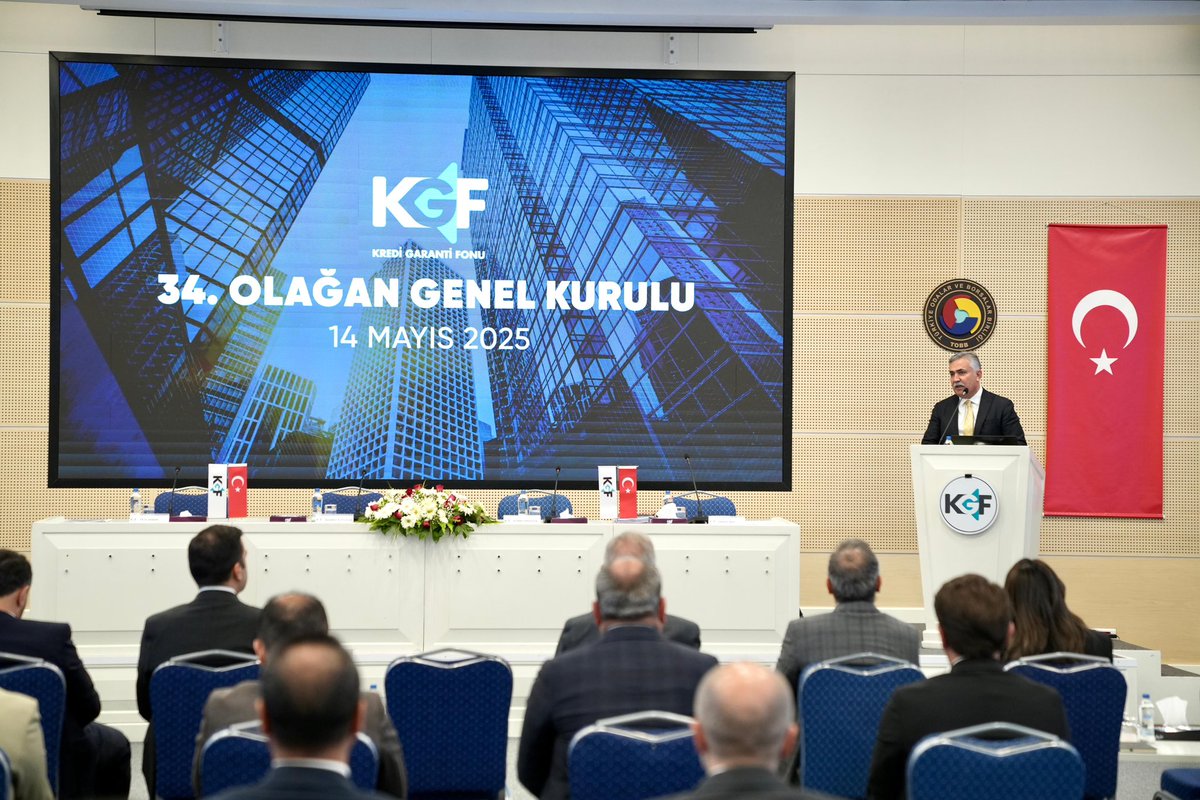 Kredi Garanti Fonu A.Ş. olarak 34. Olağan Genel Kurul Toplantımızı, kıymetli paydaşlarımızın katılımıyla gerçekleştirdik.

Görevlerini devreden yol arkadaşlarımıza bugüne kadarki katkıları için teşekkür ediyorum. 

Yeni dönemin; finansal sistemimizin istikrarına, reel