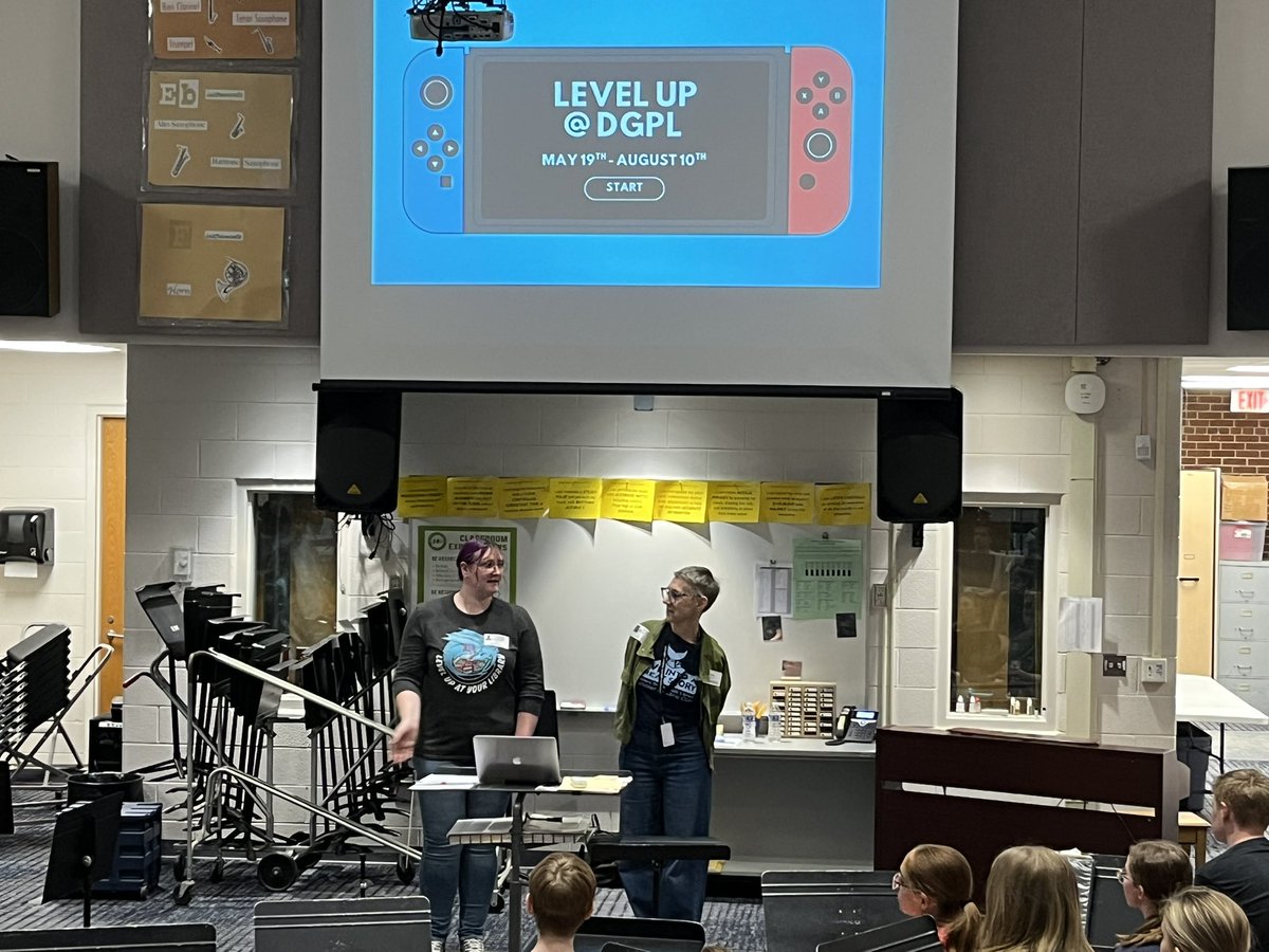 We hope all of our Senators choose to Level Up with the Downers Grove Public Library Summer Reading Program!  Thank you to the DGPL for coming over to talk with all of our students to encourage them to have fun reading this summer!  #dg58pride  #senatorsbettertogether