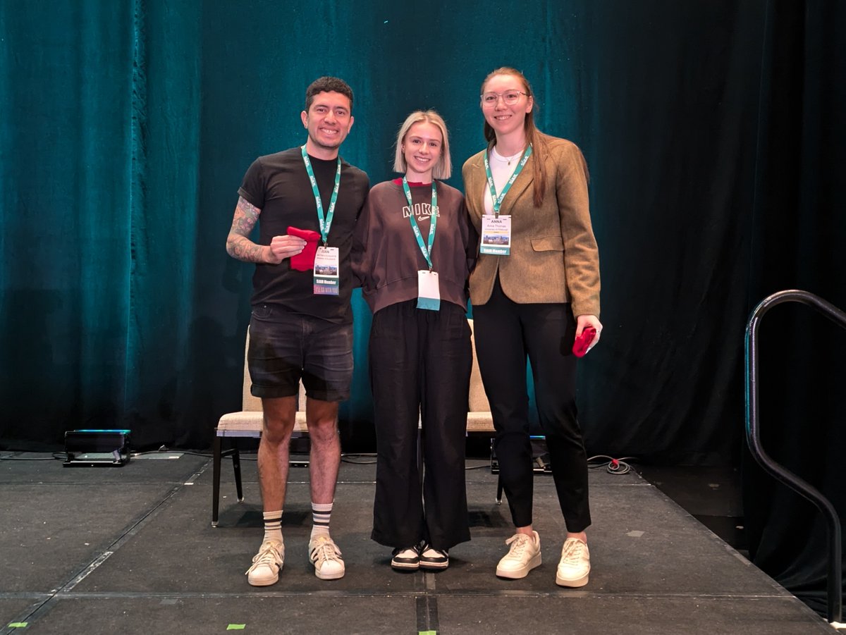 Congratulations to the winners of the Red Sock Award at #SIAMDS25, which honors excellent presentations from last evening's #poster session! This year's awardees are Juan Patiño Echeverria, Laura Pinkney, Anna Thomas, and Twinkle Jaswal.