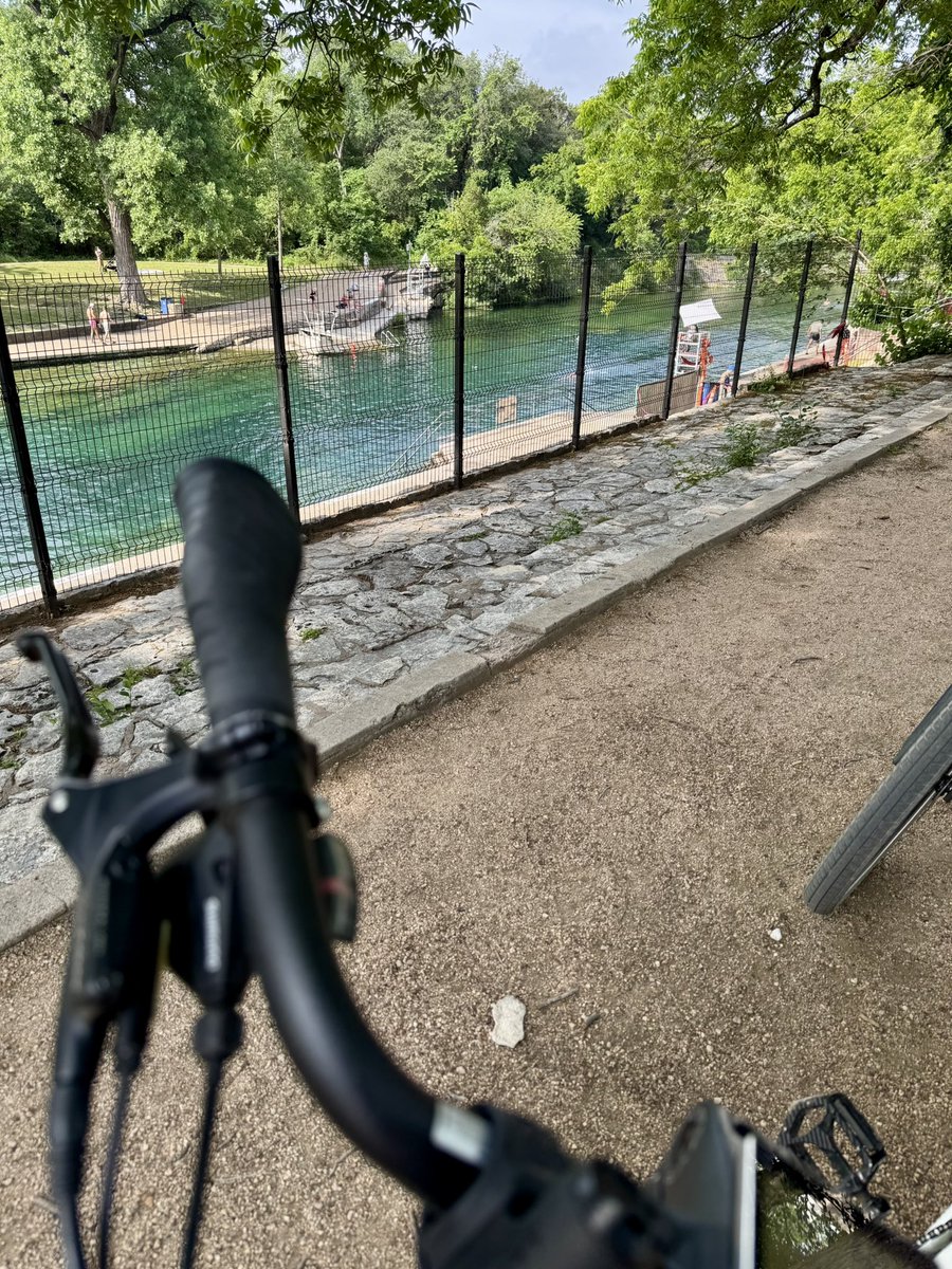 I never realized that there's so much to do and see in Austin!

*helps to have a kickass guide