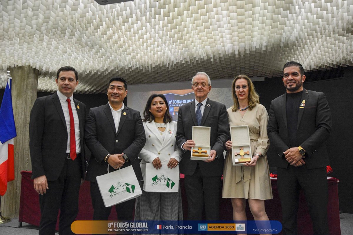 IMG_AC_'s tweet photo. 🌍 ¿Tus proyectos urbanos enfrentan retos para ser sostenibles?
Cada vez es más urgente adaptar las ciudades a modelos responsables y resilientes. 🌱
👉 Conecta #ForoCiudadesSostenibles

https://t.co/jU8S2lwhDI

#MejoresGobernantes https://t.co/VocbWSnSss