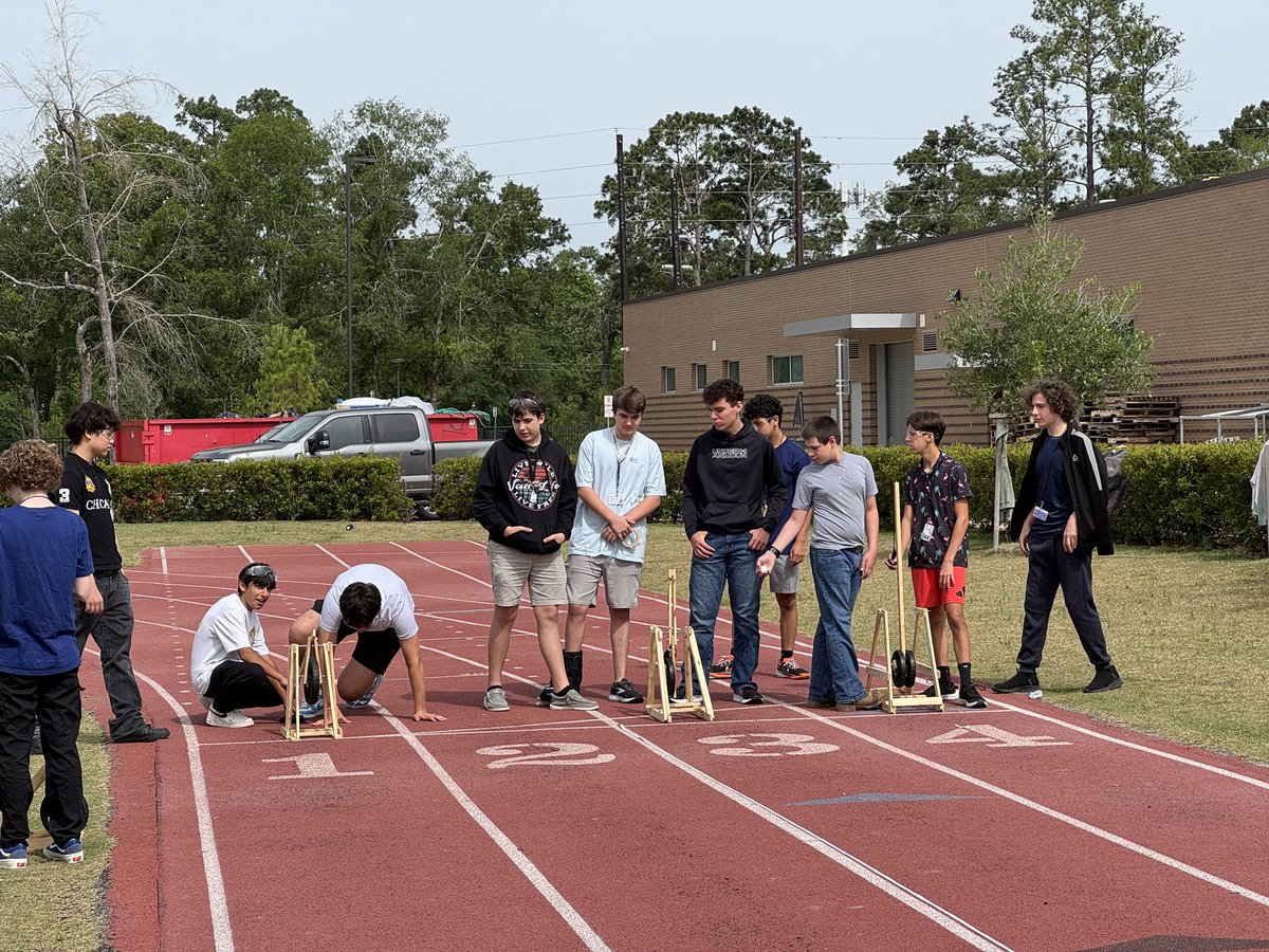 MrZamarron_KMS's tweet image. Trebuchet launch day! #KMSCougarPride #HumbleCTE @HumbleISD_KMS @HumbleISD_CTE
