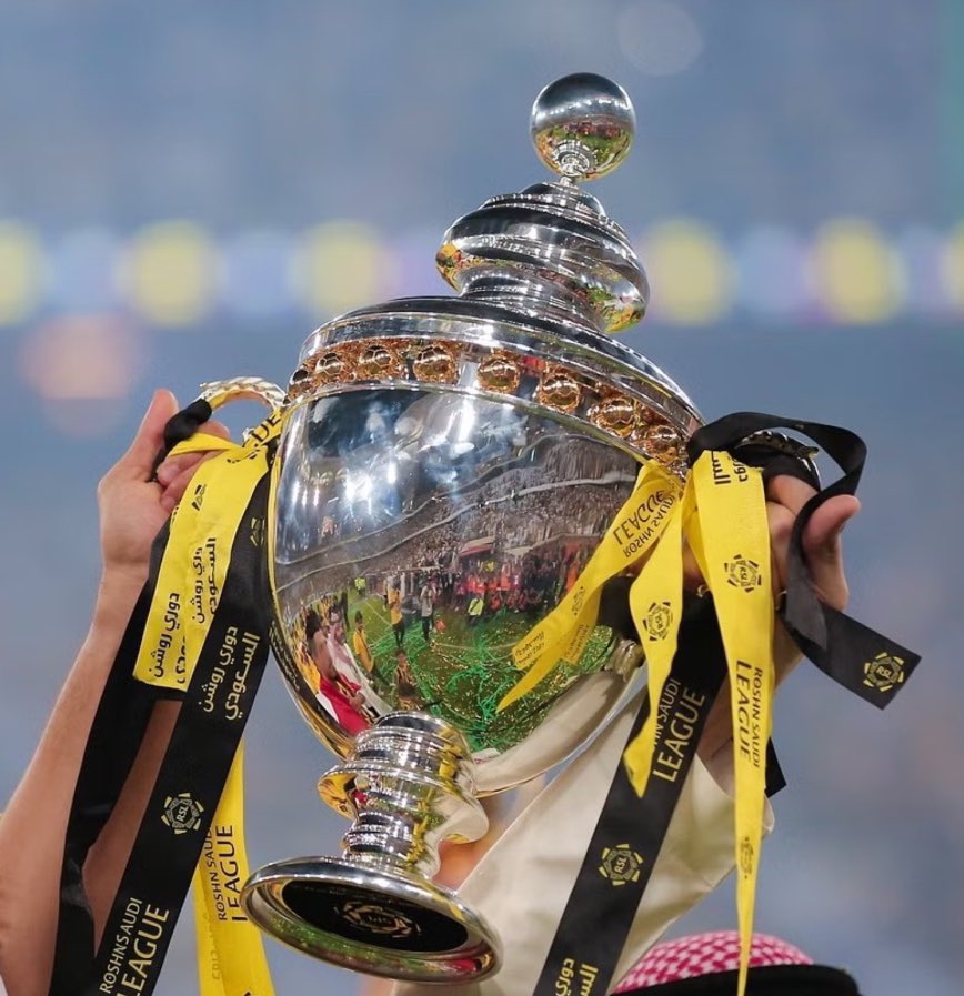 احب بكرة واترقب حضوره .. 
يا زين بكرة دامني فيك موعود 💛🖤🏆