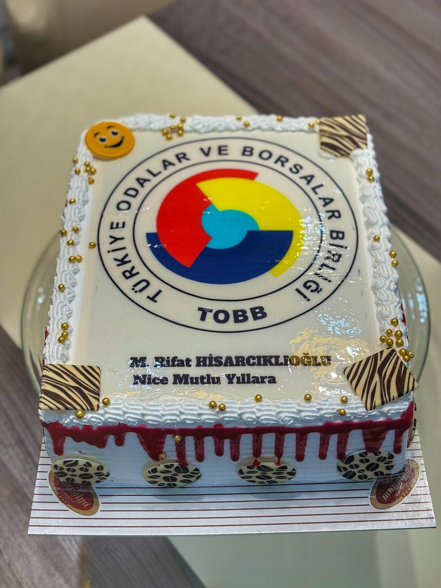 Doğum günümü kutlayan TOBB Başkanım Sayın <a href="/RHisarciklioglu/">Rifat Hisarcıklıoğlu</a> na bu ince davranışından dolayı teşekkür eder saygılarımı sunarım..