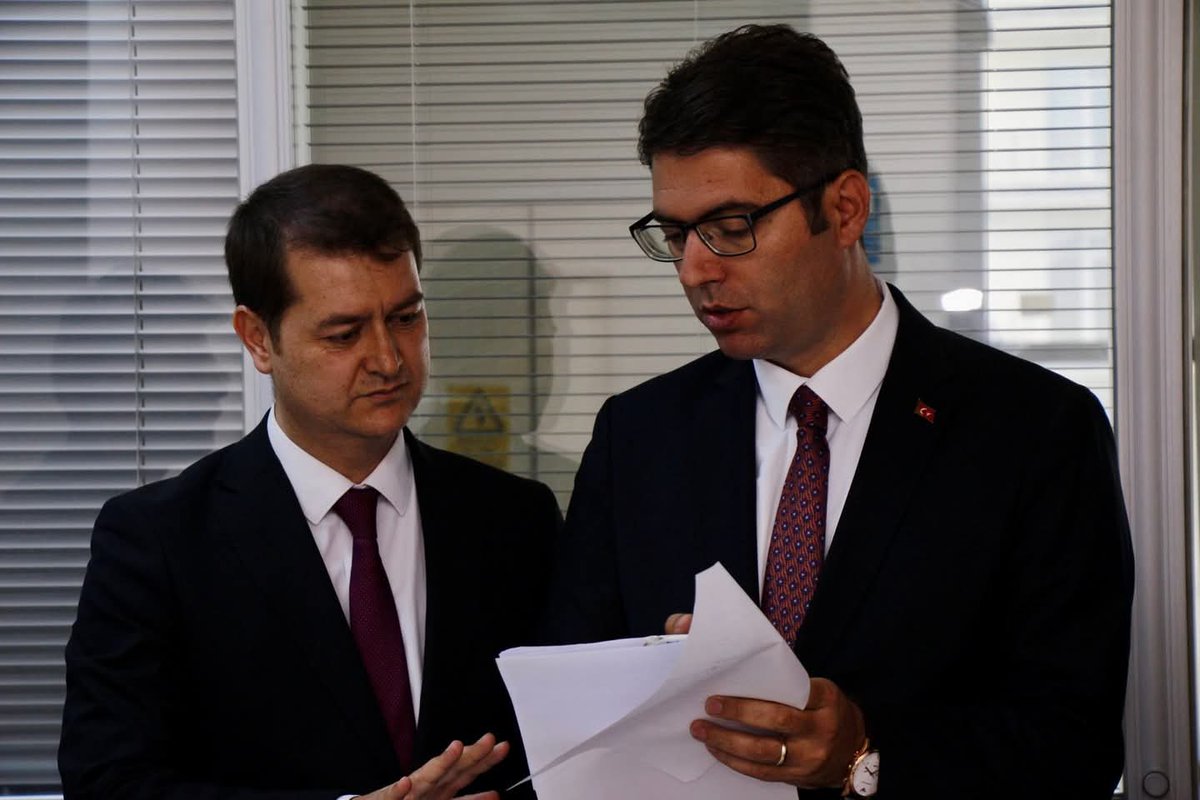 mzbedir's tweet photo. Kaymakamımız Sn. Murat KARALOĞLU, #SosyalGuevenlikHaftası kapsamında Erciş Sosyal Güvenlik Merkez Müdürlüğümüzü ziyaret ederek personelin haftasını kutladı. Nezaketleri için teşekkür ederim. @karaloglu_murat @Abidin_goksoy https://t.co/3myV789NaT