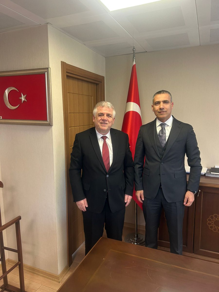 Gençlik ve Spor Bakanlığı Yatırım ve İşletmeler Genel Müdür Yardımcısı Ayhan Kardan’ı Makamında Ziyaret Ettik.
Kendisine Misafirperverliği İçin Teşekkür Eder Çalışmalarında Kolaylıklar Dilerim.