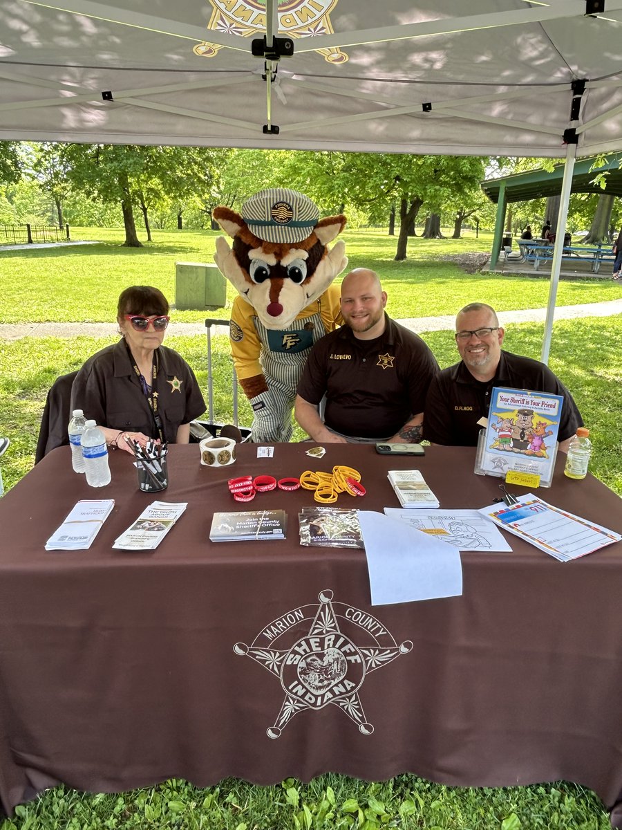 FishersFreight's tweet photo. Bandit had a great afternoon with our friends at IMPD Southeast District for their community day!

Thank you to everyone who came out! https://t.co/HA0Nh3pJNy