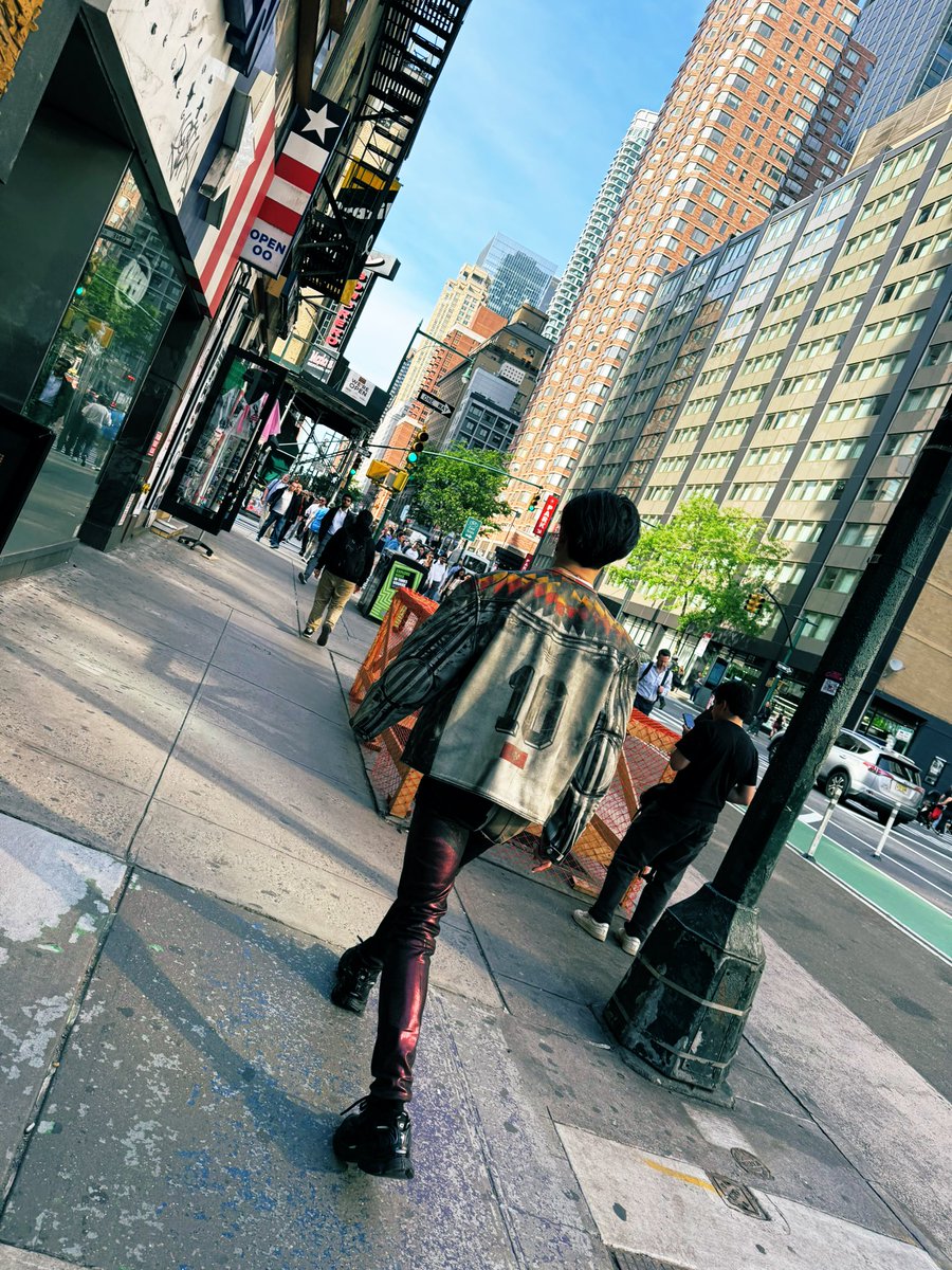 MIYAVINATION's tweet image. スタッフブログを更新しました!
アメリカツアー中!
ニューヨーク公演後にはタイムズスクエアへ🔥
動画も付けて更新🆙
アメリカ時間では昨日ボストン公演を終え…
明日はカナダ🇨🇦トロントです!
✅ブログはこちらから
japan.miyavi.com/blog/detail/61…
@MIYAVI_OFFICIAL