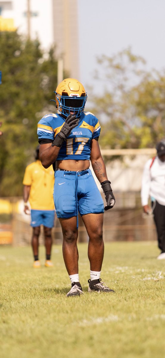 CitBaker's tweet image. What are you doing when they not watching ? The goal is to make you hate football when I’m done 🙏🏾