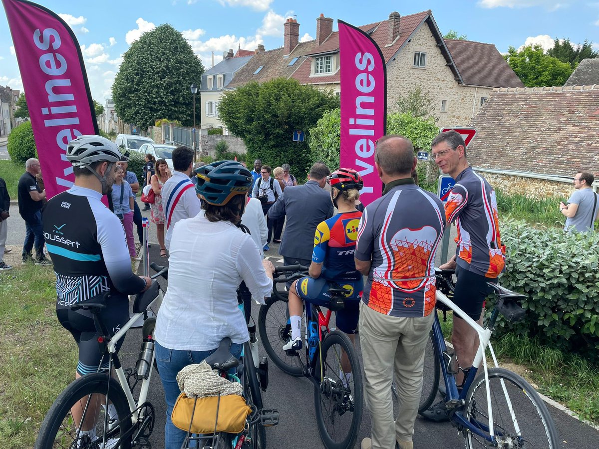 EPYvelines's tweet photo. .@pierre_bedier, Psdt des @Les_Yvelines a inauguré la nouvelle piste #cyclable RD 912, en présence de @MJKPlaisir, Pauline Winocour et @RaphaelNivoit. Soutenue par le #CD78, cette piste de 2,7 km permettra de relier les villes de Plaisir et de Jouars Pontchartrain.
#velo https://t.co/ao0nQpGXYw