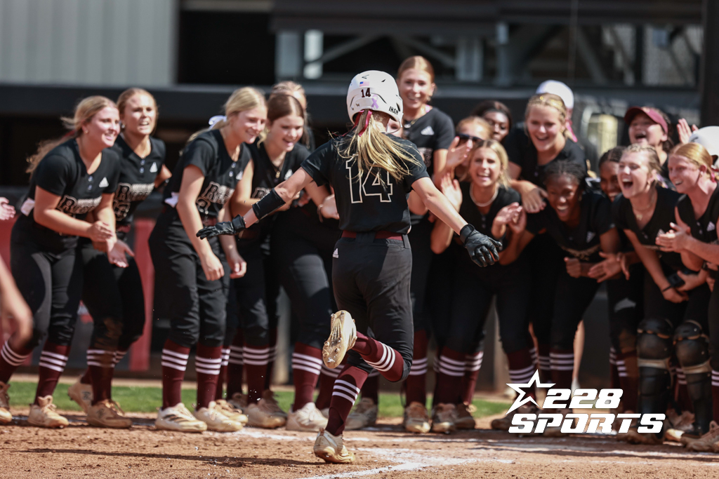 228Sports's tweet image. #GeorgeCounty takes Game 1 of the 5A State Championship with a 4-1 win over #NeshobaCentral. Let us know your Game 2 predictions in the comments! 📸 #228Sports