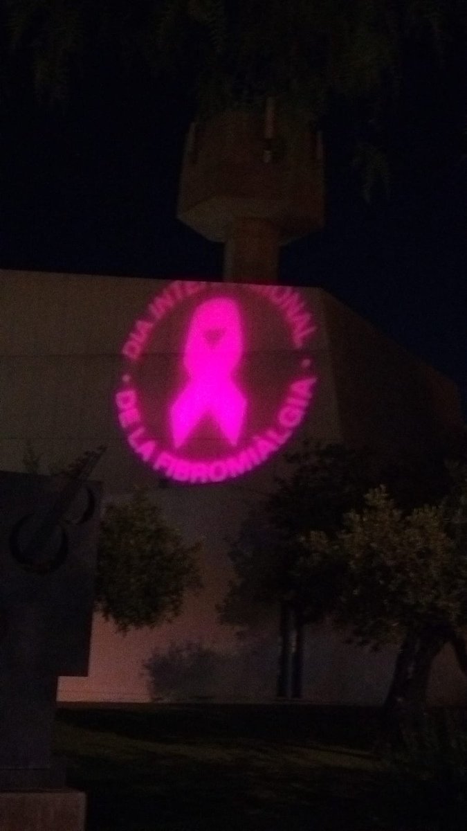 Agraïm a l'Ajuntament de vandellòs-hospitalet.cat per donar VISIBILITAT durant aquesta setmana a la Fibromiàlgia, il·luminant el Centre Cultural Infant Pere amb el logotip de la nostra Associació.
Gràcies 📷
#fibromialgia