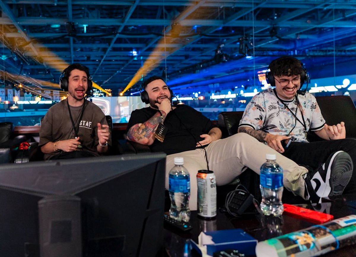 syrupfx's tweet image. It costs $0.00 to support a 27 year old photographer