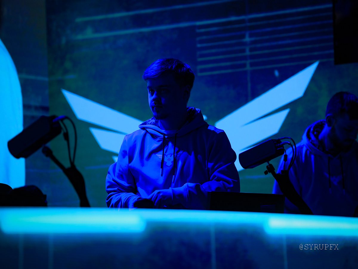 syrupfx's tweet image. It costs $0.00 to support a 27 year old photographer