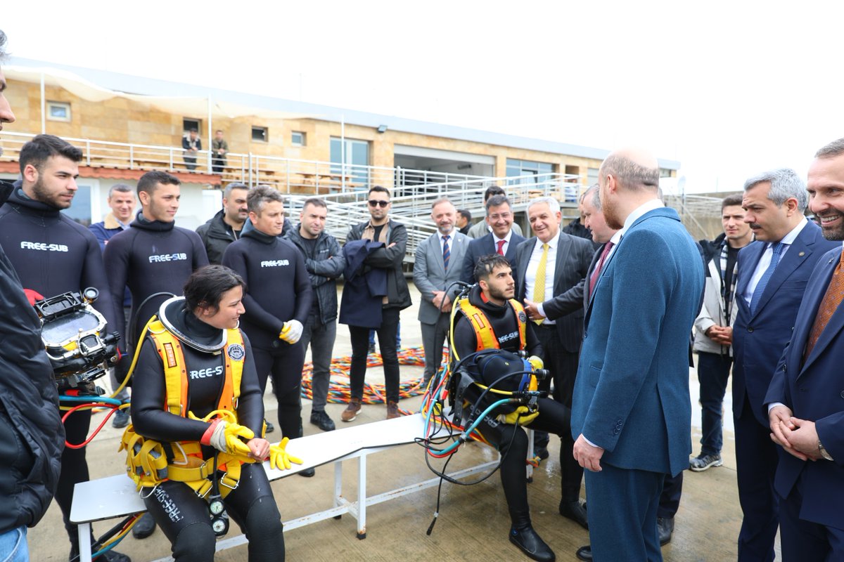 Erol Özvar (@erolozvar) on Twitter photo Recep Tayyip Erdoğan Üniversitesi sahil rekreasyon alanını gezdik. <a href="/RTEUniversite/">Recep Tayyip Erdoğan Üniversitesi</a> Teknik Bilimler MYO Su Altı Teknolojisi Programında uygulamalı öğrenim gören öğrencilerimizle bir araya geldik. Bu programı tercih edenler arasında kız öğrencilerimizin de bulunması memnuniyet Recep Tayyip Erdoğan Üniversitesi sahil rekreasyon alanını gezdik. <a href="/RTEUniversite/">Recep Tayyip Erdoğan Üniversitesi</a> Teknik Bilimler MYO Su Altı Teknolojisi Programında uygulamalı öğrenim gören öğrencilerimizle bir araya geldik. Bu programı tercih edenler arasında kız öğrencilerimizin de bulunması memnuniyet