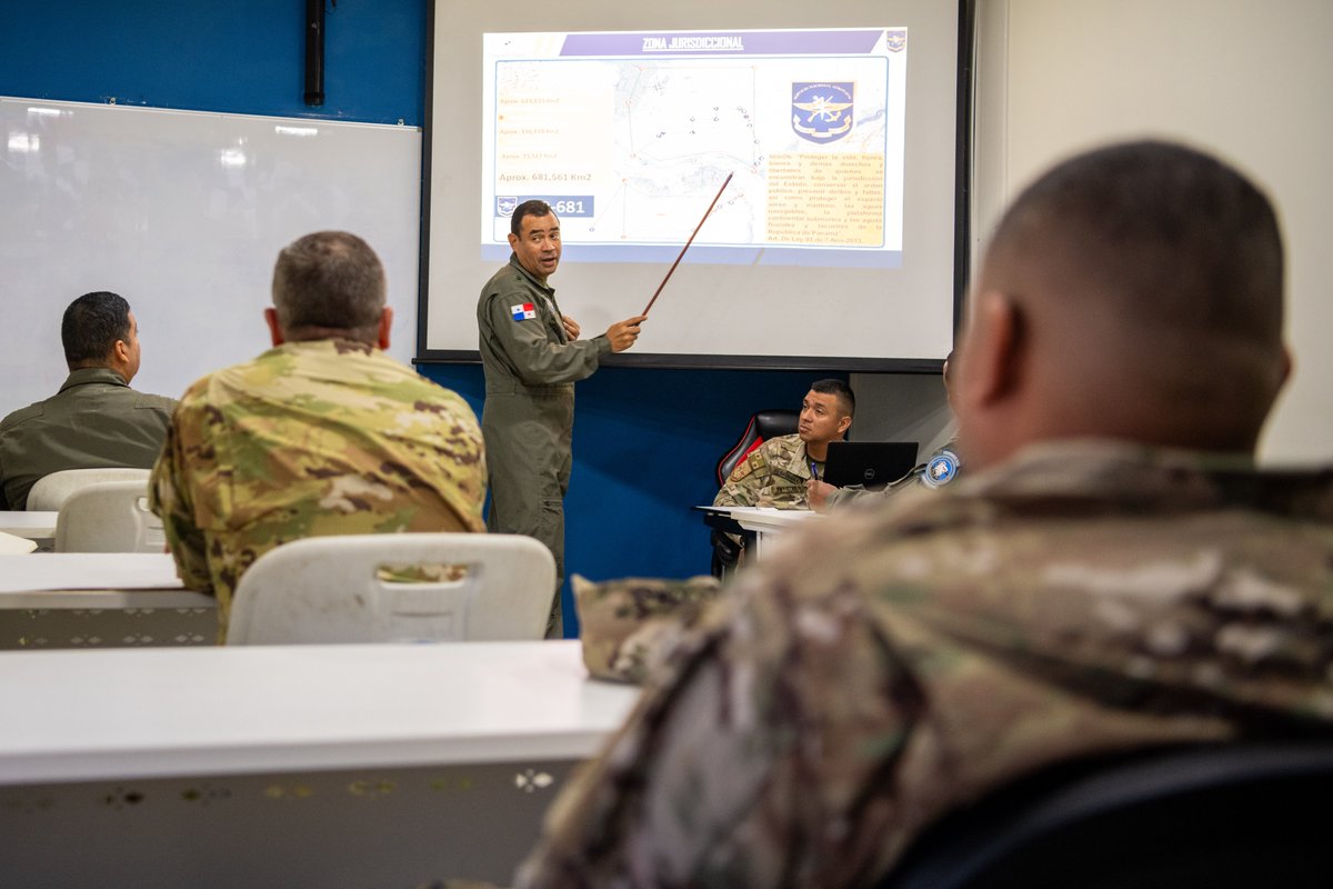 AFSOUTH's tweet image. Last week, #AFSOUTH & @SENANPanama held their first Airman-to-Airman Talks at the National Aeronaval Service Headquarters in Panama Pacifico, Panama.
Through open dialogue & joint planning, we are building a stronger, more united approach to regional security.
@Southcom