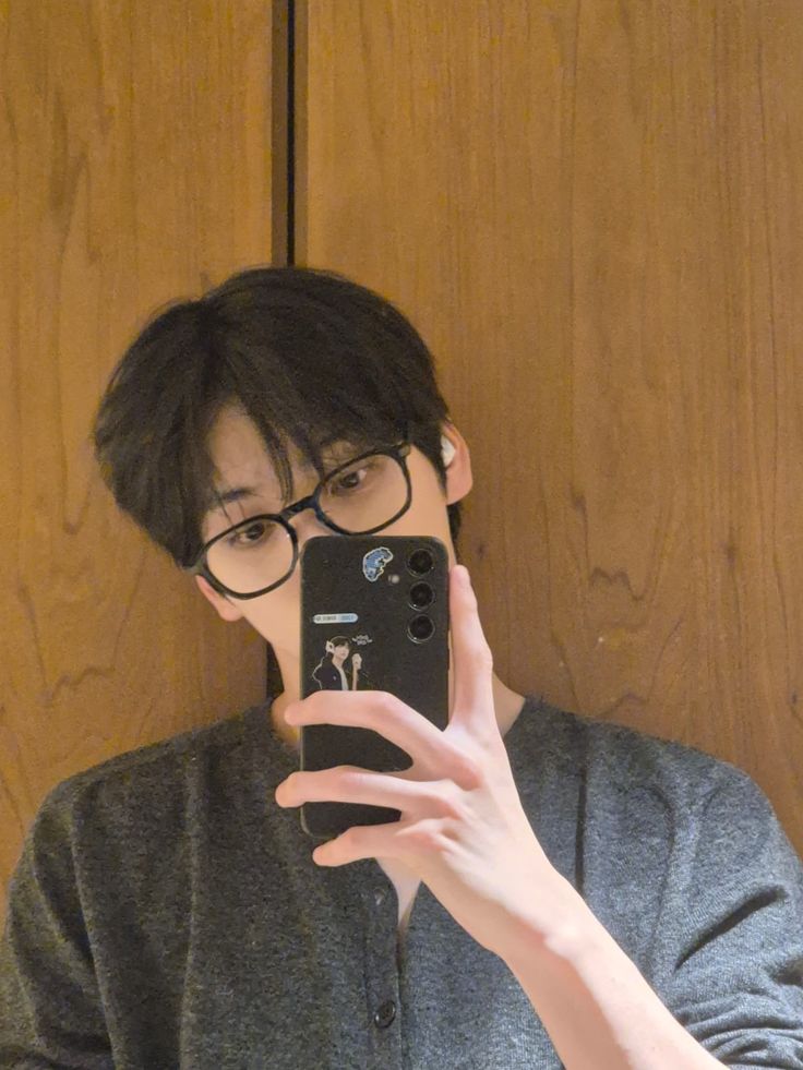 justnyeah's tweet photo. 👓 https://t.co/qbyTq2fAjv