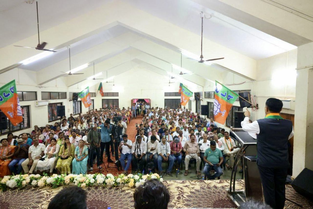 Dr. Pramod Sawant (@drpramodpsawant) on Twitter photo Addressed the BJP Karyakarta Melava at Siolim in the presence of <a href="/BJP4Goa/">BJP Goa</a> President Shri <a href="/DamuNaik/">Damodar (Damu) G. Naik</a>, Rajya Sabha MP Shri <a href="/ShetSadanand/">SADANAND SHET TANAVADE</a>, MLA Smt. <a href="/DelilahLobo77/">Delilah Lobo</a> and office bearers, Karyakartas.
We Karyakartas resolve to strengthen organization and reach every household with our Addressed the BJP Karyakarta Melava at Siolim in the presence of <a href="/BJP4Goa/">BJP Goa</a> President Shri <a href="/DamuNaik/">Damodar (Damu) G. Naik</a>, Rajya Sabha MP Shri <a href="/ShetSadanand/">SADANAND SHET TANAVADE</a>, MLA Smt. <a href="/DelilahLobo77/">Delilah Lobo</a> and office bearers, Karyakartas.
We Karyakartas resolve to strengthen organization and reach every household with our