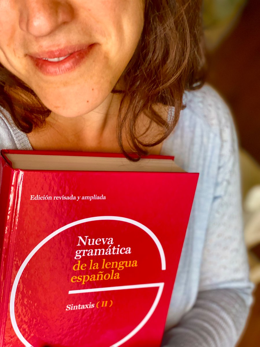 chacunin's tweet image. ¡Ya está aquí📚! Una gozada participar en un proyecto 📜🖋️ inolvidable📖 de la @RAEinforma ¡Enhorabuena al EQUIPAZO👩🏻🏫💪 de @LenguaUcm que lleva trabajando AÑOS en esta maravilla! #NGLE