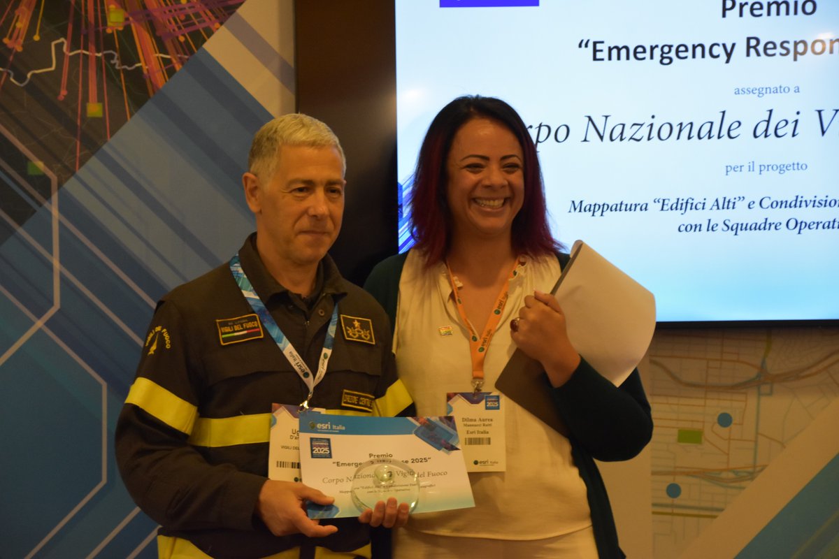 Si è conclusa la prima giornata della Conferenza con un momento speciale: la cerimonia di premiazione dei migliori progetti.
Complimenti a tutti i vincitori!
#conesri2025 #TheScienceOfWhere #Premiazioni
