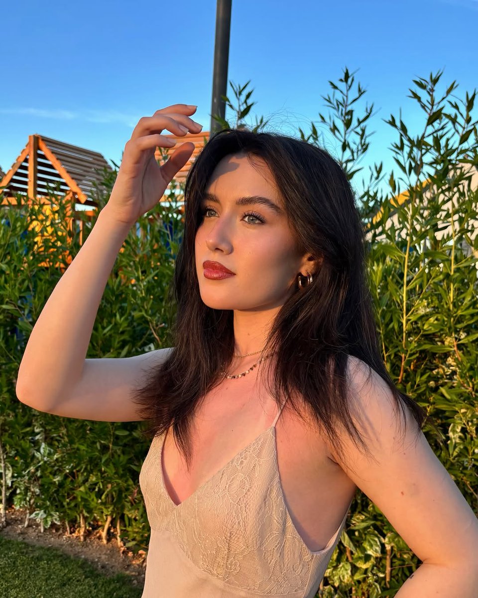 Güzeller güzeli bir prenses 🤍
Cemre Arda.