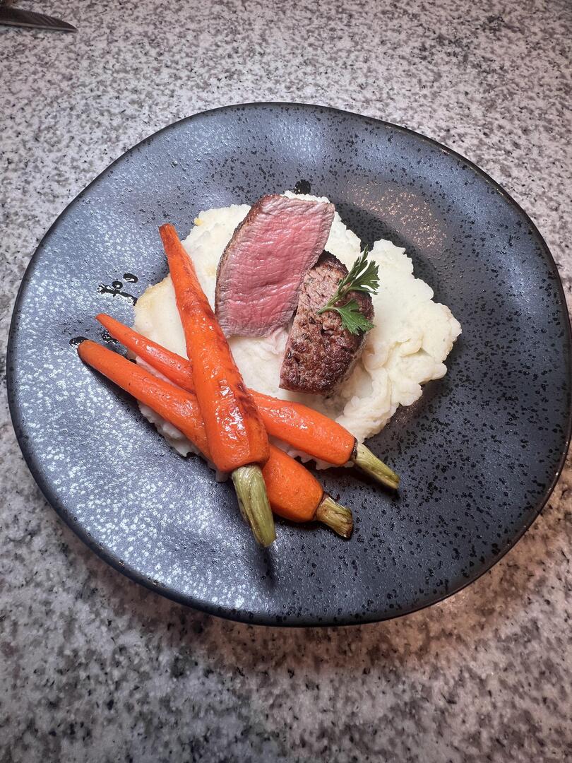 homevsfastfood's tweet image. [homemade] Filet with candied carrots and mashed potatoes.
👉 homecookingvsfastfood.com
#homemadeFilet #candiedcarrots #mashedpotatoes #dinnertime #foodie #homecooking #food #recipes #foodpic #foodie #foodlover #cooking #hungry #goodfood #homecookingvsfastfood