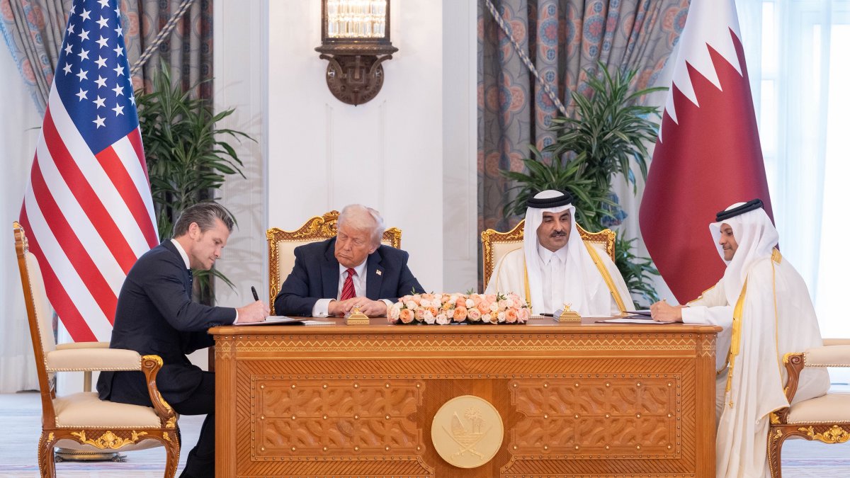 HH the Amir, #US President witnessed signing of agreement to purchase aircraft from Boeing, Statement of Intent for defense cooperation, letter of offer and acceptance for MQ-9B drones, letter of offer and acceptance for FS-LIDS anti-drone system. #QNA
#Qatar #Trump_Visit_Qatar
