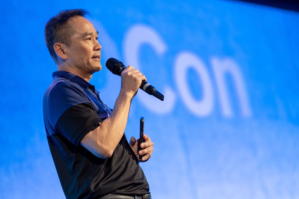 QCon's tweet image. 🚀 Meet the expert minds shaping #QConSF 2025 (Nov 17-21)! An international group of senior software practitioners are curating the topics that matter most to engineering leaders.
🔗 bit.ly/3ZdjvcP 
#SoftwareConference #TechLeadership #EmergingTrends