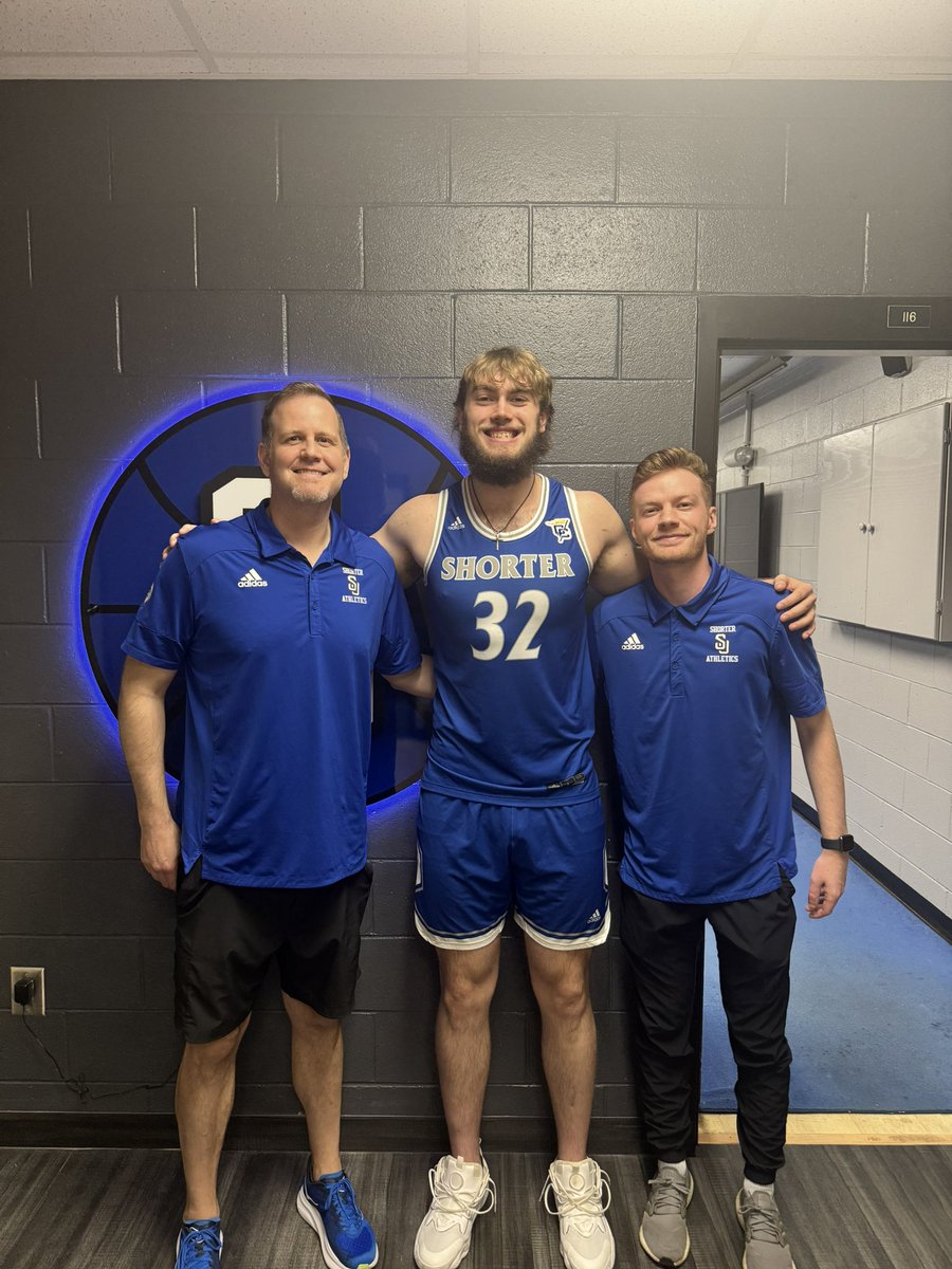 holmquist_axel's tweet image. After a great visit, I’m grateful to have received a full Division II scholarship offer from Shorter University. Thank you to Coach Anderson and Coach Savage for this opportunity. All glory to God for making this possible,Go Hawks💙 @shortermbb @CoachAndersonSU @bballcoachcc