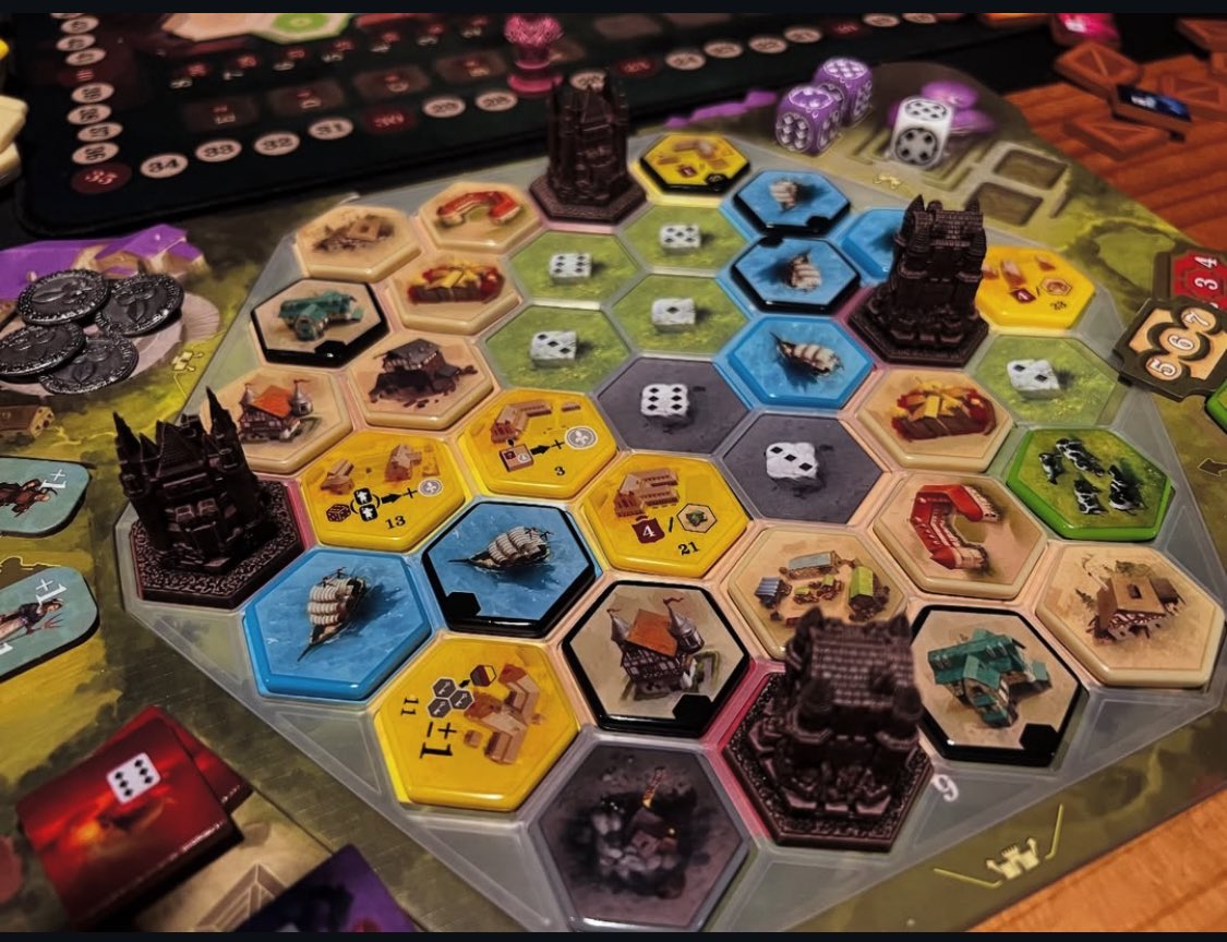 M2Kevin's tweet photo. Will unbedingt mal wieder diese 4 geilen Games zocken am Tisch. 
#Einfestfürodin #BurgenvonBurgundy #Alicewonderlandwars #Mageknight https://t.co/y4nDFf79jF