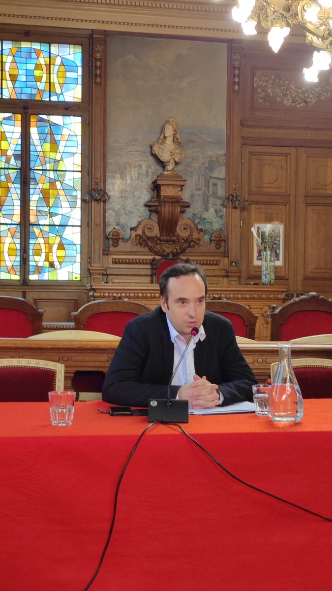 Maison de l'Europe de Paris (@mdeuropeparis) on Twitter photo Guerre commerciale, sécuritaire, morale, guerre de mots et menaces ? Ce qui est certain est surtout "le sentiment de haine envers l'Europe qu'exprime Trump"!
<a href="/PierreHaroche/">Pierre Haroche</a> , <a href="/danielepremel_/">Danièle Premel</a> , #jeanphilippedaviaud, <a href="/FlorentParmenti/">Florent Parmentier</a>
Explosifs à la <a href="/mairie18paris/">Mairie 18 Paris</a> ! Guerre commerciale, sécuritaire, morale, guerre de mots et menaces ? Ce qui est certain est surtout "le sentiment de haine envers l'Europe qu'exprime Trump"!
<a href="/PierreHaroche/">Pierre Haroche</a> , <a href="/danielepremel_/">Danièle Premel</a> , #jeanphilippedaviaud, <a href="/FlorentParmenti/">Florent Parmentier</a>
Explosifs à la <a href="/mairie18paris/">Mairie 18 Paris</a> !