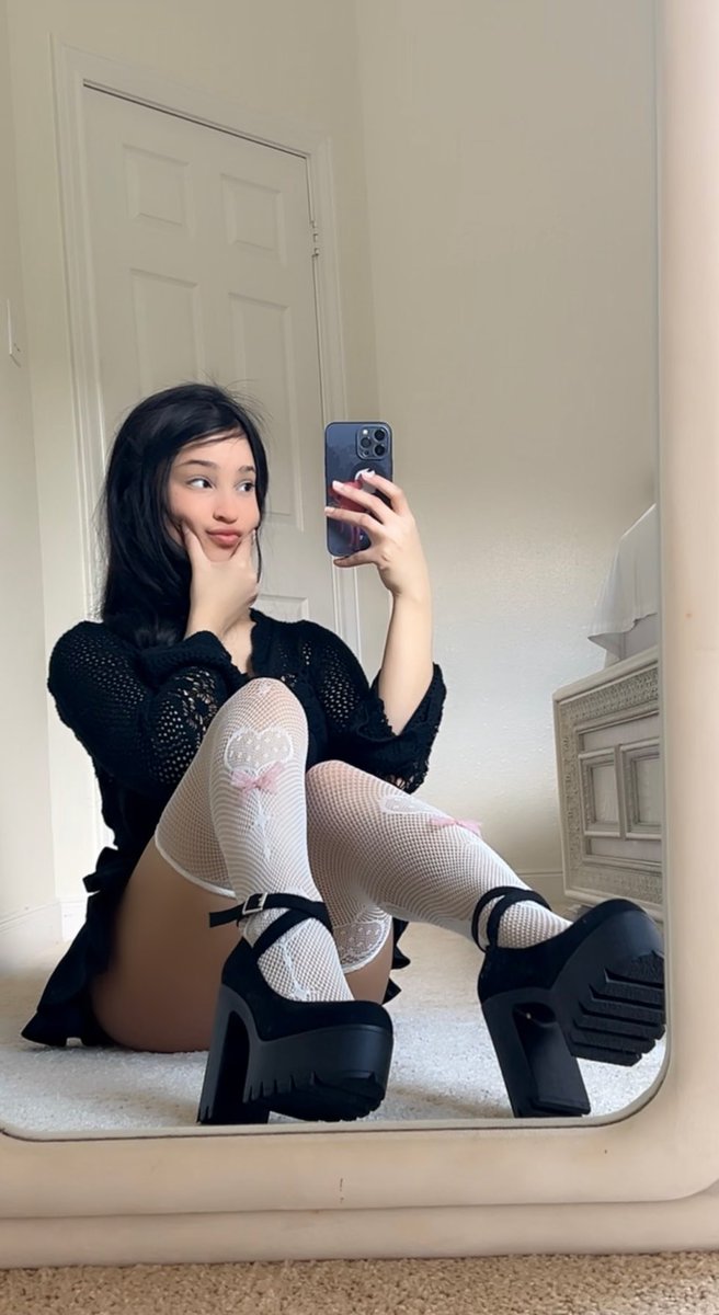 🖤🤍🖤🩷